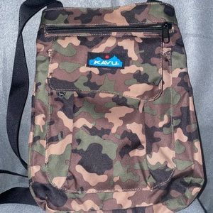 Kavu crossbody bag in camo